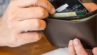 Illustration for article titled Should You Get a Personal Loan or Use a Credit Card?
